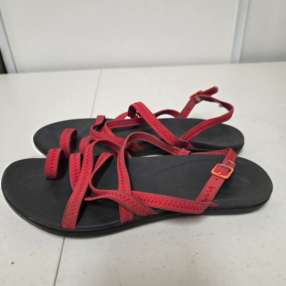 OluKai Kalapu Red Strappy Toe Loop Sandals Womens Size 8 20343-8B8C